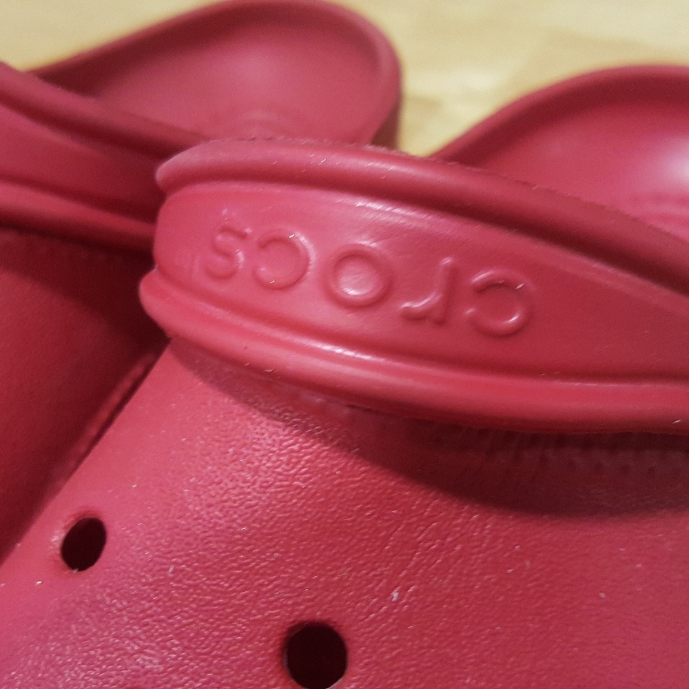 CROCS red 'CLASSIC CLOG'